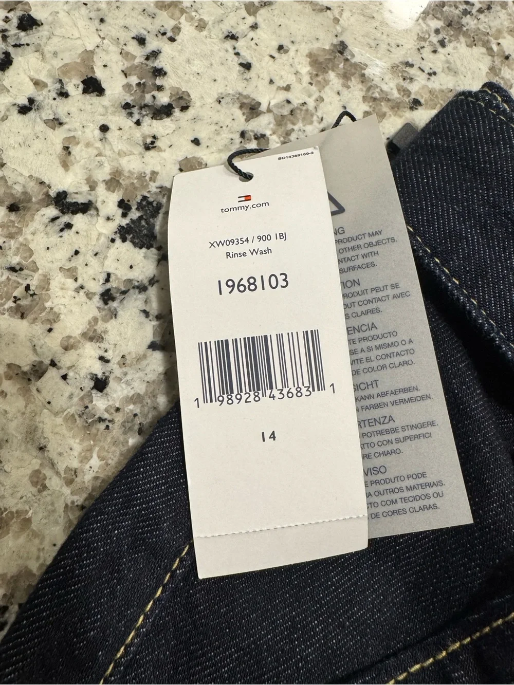 Tommy Hilfiger Rigid Denim Belted Shorts – Size 14 (Women’s)